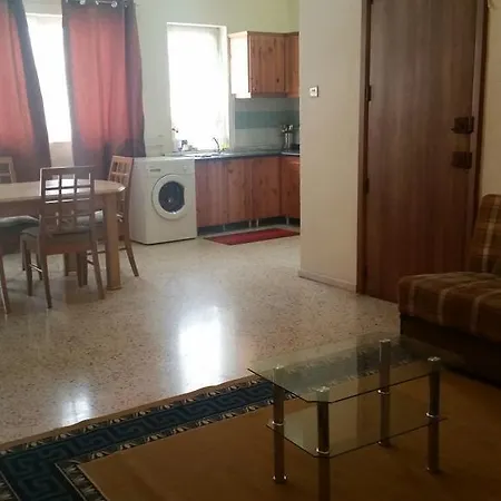 Apartmán Ross 8 *